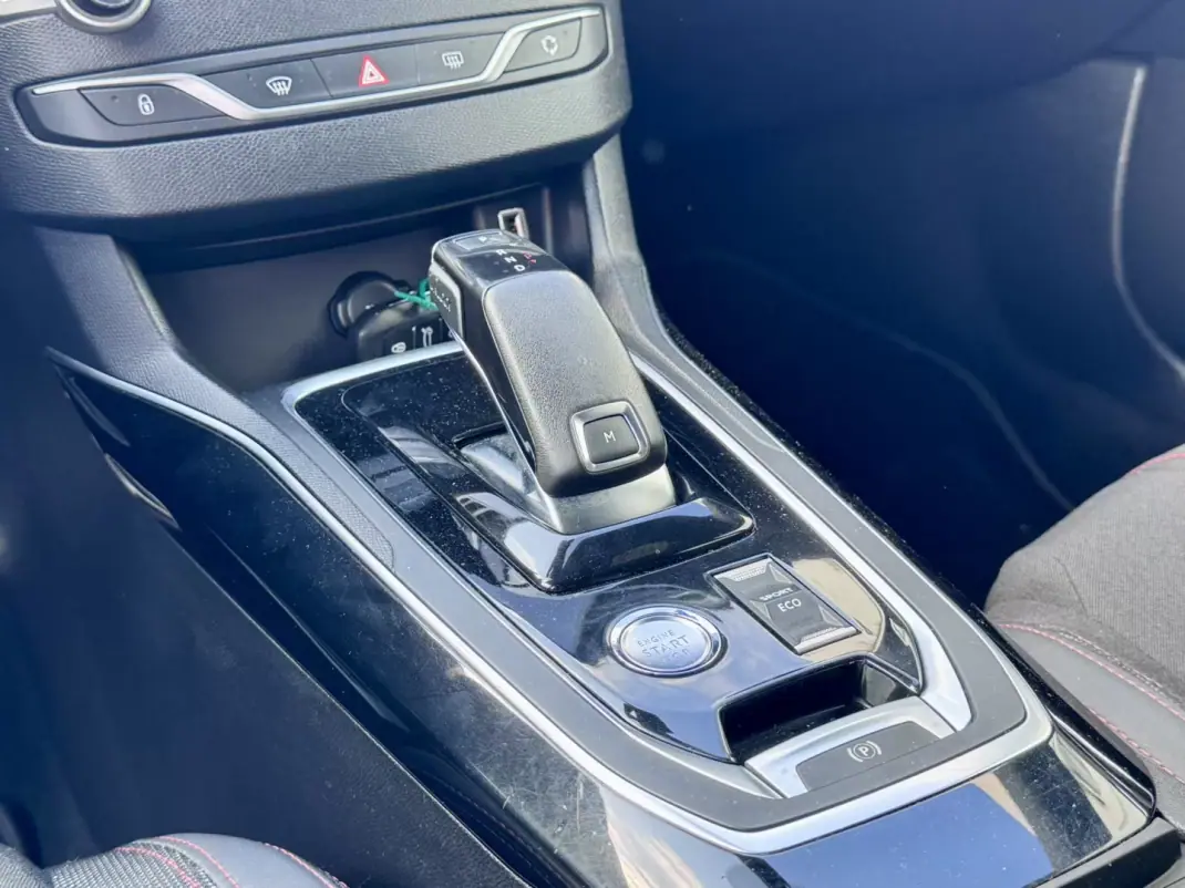 Peugeot 308 2020 - 14790 EUR, 30000 km - AUTO.MOTO.pt - 30000km - foto 13 de 29