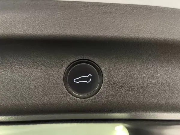 Tesla Model Y 2022 - 38750 EUR, 44000 km - AUTO.MOTO.pt - 44000km - foto 40 de 42