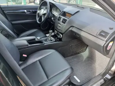 Mercedes-Benz C 200 2010 - 10250 EUR, 208074 km - AUTO.MOTO.pt - 208074km - foto 20 de 23