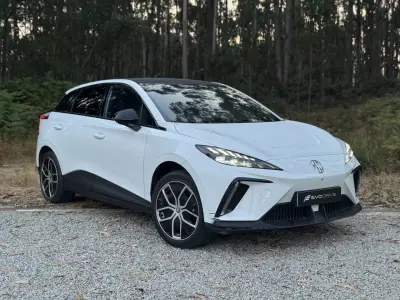 MG MG4 2023 - 24950km