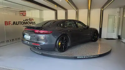 Porsche Panamera 2016 - 62500 EUR, 186989 km - AUTO.MOTO.pt - 186989km - foto 18 de 69
