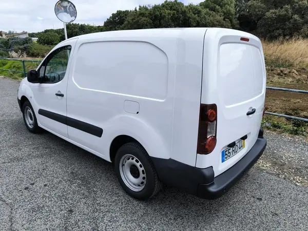 Citroën Berlingo 1.6 HDI L2 3L FRIO + ISOTERMICA 2016 - 14950 EUR, 292742 km - AUTO.MOTO.pt - 292742km - foto 13 de 43