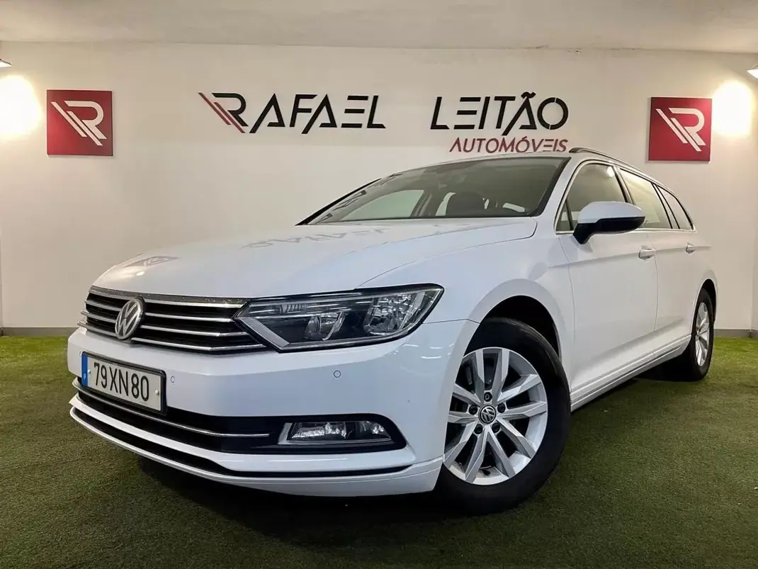 Volkswagen Passat Variant 2019 - 15750 EUR, 257000 km - AUTO.MOTO.pt - 257000km - foto 1 de 33