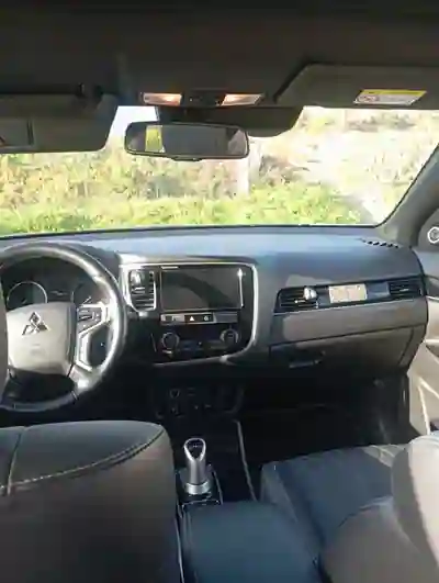 Mitsubishi Outlander 2019 - 23500 EUR, 95000 km - AUTO.MOTO.pt - 95000km - foto 2 de 15