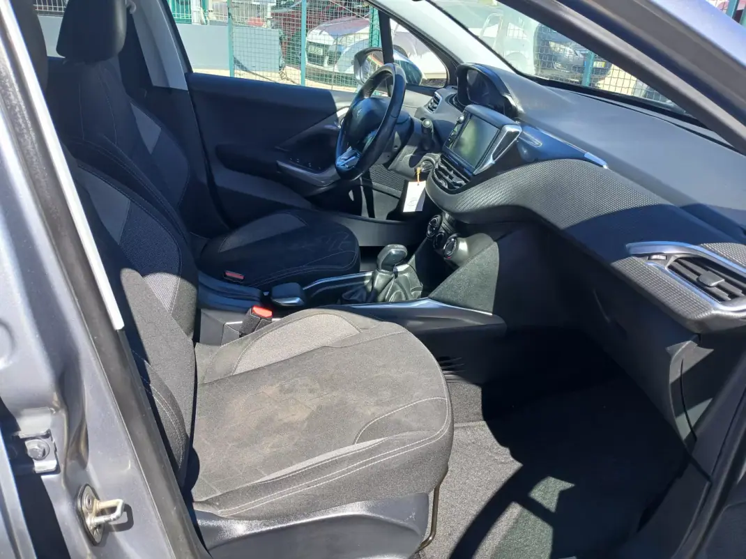 Peugeot 2008 2016 - 8250 EUR, 93942 km - 93942km - foto 23 de 25