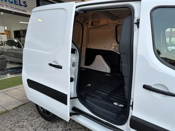Citroën 1.6 HDI IVA Dedutível 2016 - 11500 EUR, 175000 km - AUTO.MOTO.pt - 175000km - foto 16 de 39