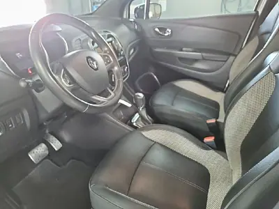 Renault Captur 2017 - 11900 EUR, 118207 km - 118207km - foto 21 de 23