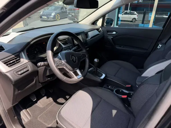 Renault Captur 2023 - 17900 EUR, 81925 km - AUTO.MOTO.pt - 81925km - foto 8 de 13