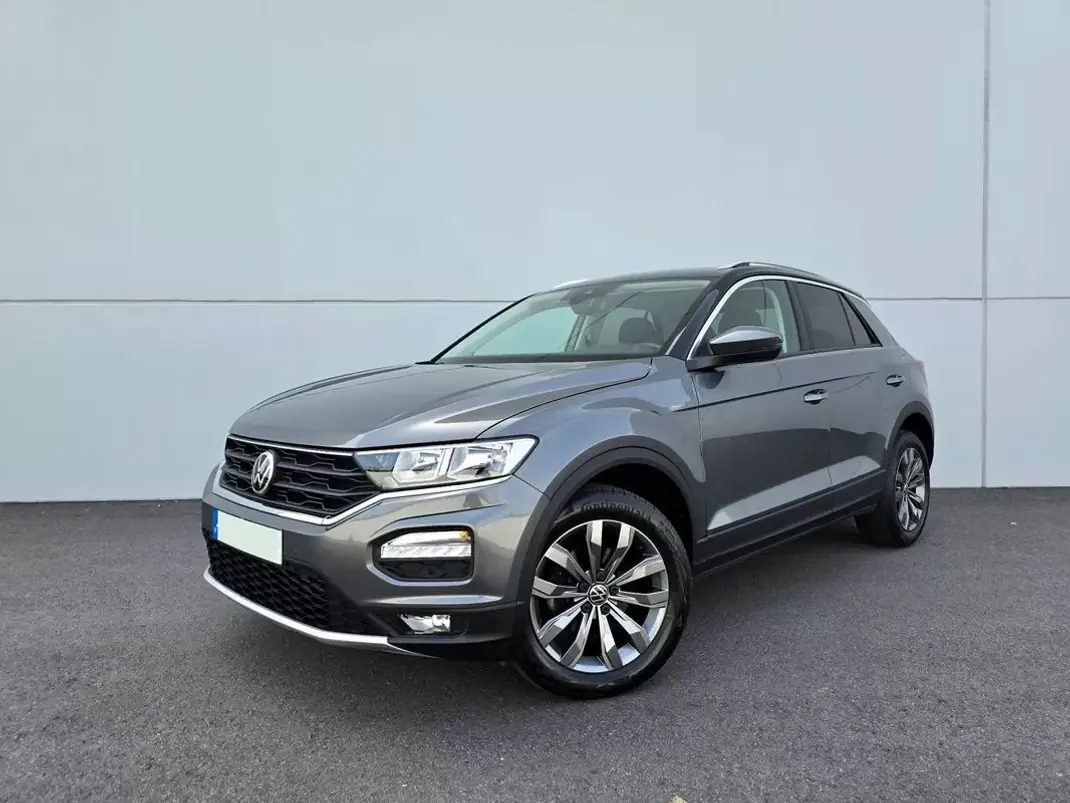 Volkswagen T-Roc 2021 - 17750 EUR, 72400 km - AUTO.MOTO.pt - 72400km - foto 1 de 37