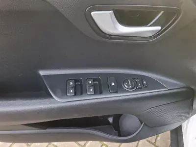 Kia Stonic 2018 - 12850 EUR, 45000 km - AUTO.MOTO.pt - 45000km - foto 17 de 29