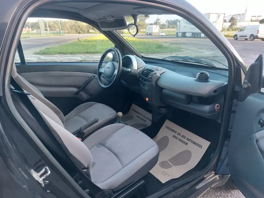 Smart Fortwo Cabrio 2006 - 3890 EUR, 292779 km - AUTO.MOTO.pt - 292779km - foto 17 de 19