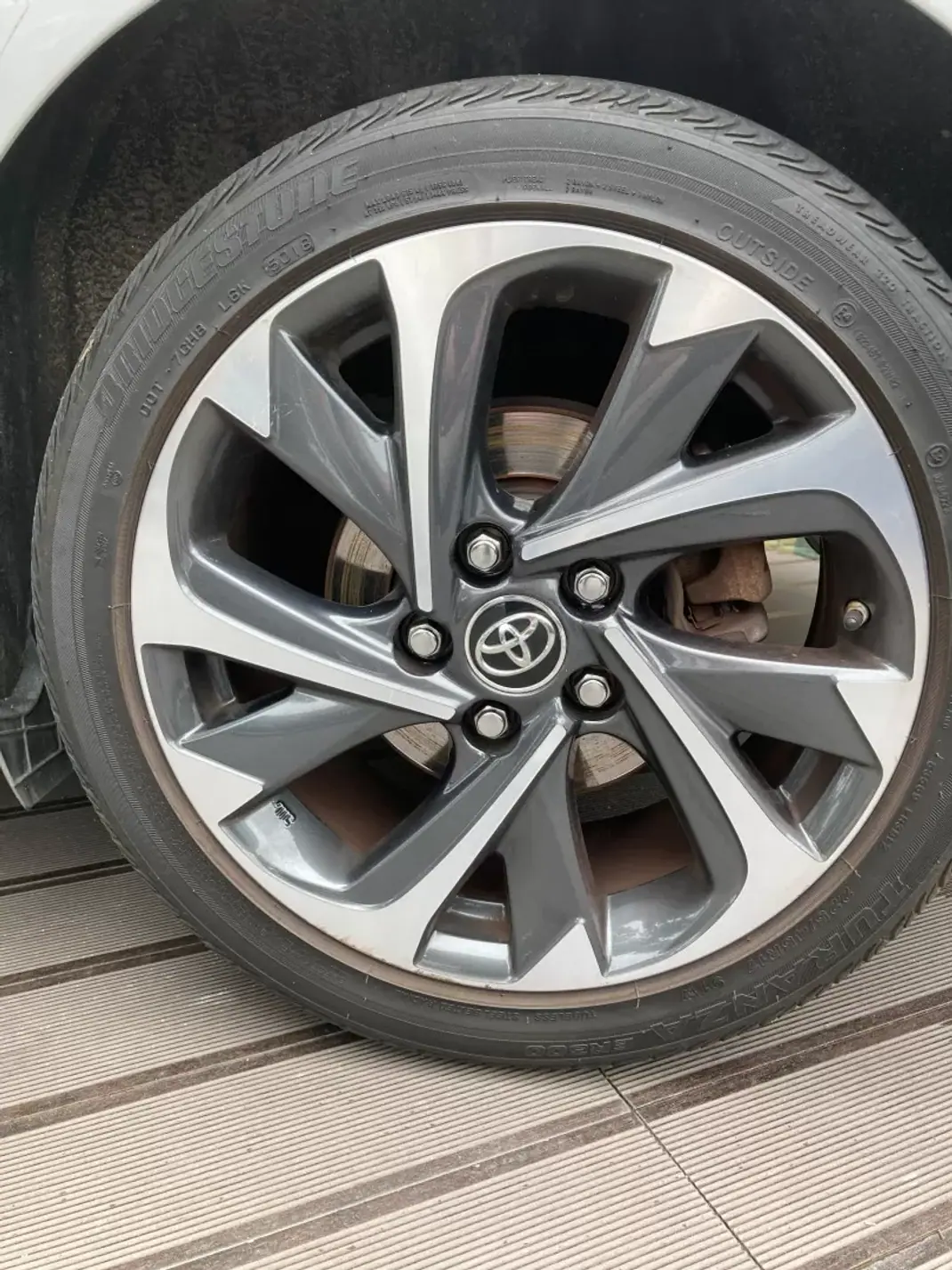 Toyota Auris 2016 - 16750 EUR, 90000 km - AUTO.MOTO.pt - 90000km - foto 9 de 21
