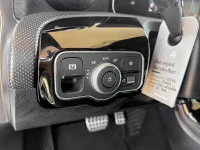 Mercedes-Benz A 180 2018 - 23500 EUR, 102000 km - AUTO.MOTO.pt - 102000km - foto 10 de 19