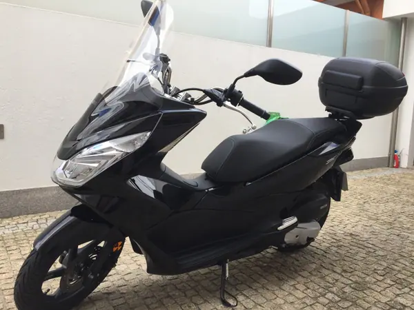 Honda PCX 125 2017 — foto 3 de 8