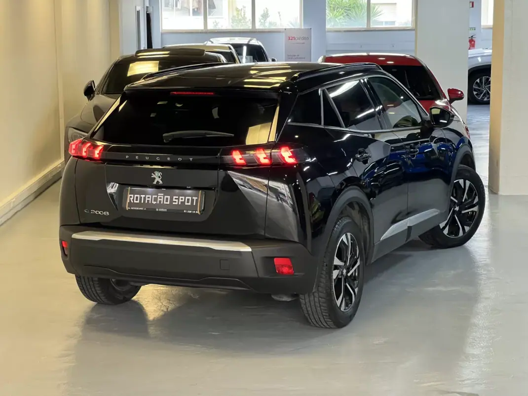 Peugeot e-2008 2020 - 18990 EUR, 50000 km - AUTO.MOTO.pt - 50000km - foto 3 de 51