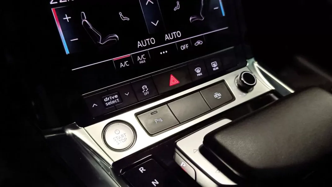Audi e-tron 2019 - 42900 EUR, 78950 km - AUTO.MOTO.pt - 78950km - foto 41 de 58