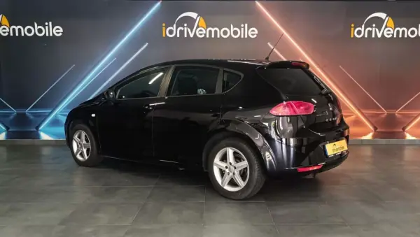 SEAT Leon 2012 - 5900 EUR, 395479 km - AUTO.MOTO.pt - 395479km - foto 2 de 40