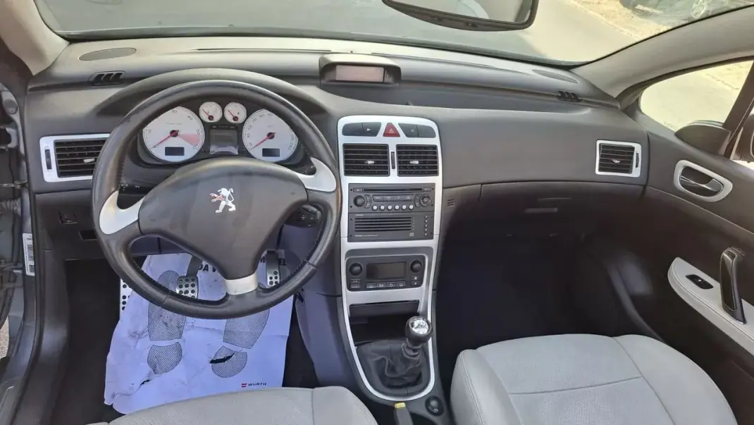 Peugeot 307 CC 2006 - 6490 EUR, 225826 km - AUTO.MOTO.pt - 225826km - foto 42 de 50