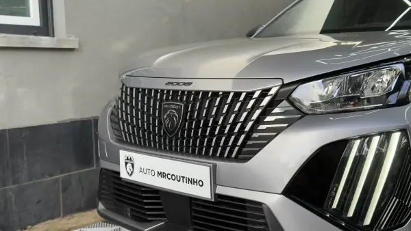 Peugeot 2008 PureTech 100 Allure 2024 Gasolina