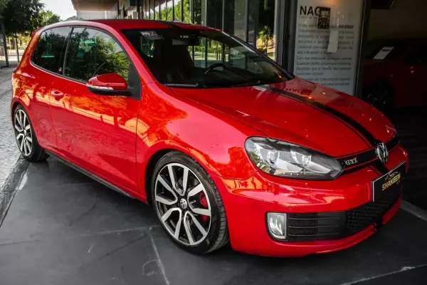 Volkswagen Golf 2011 - 14750 EUR, 178107 km - AUTO.MOTO.pt - 178107km - foto 6 de 35