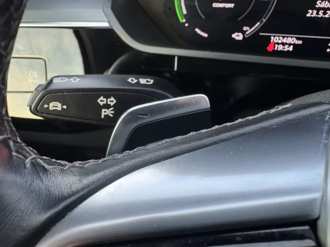 Audi e-tron Sportback 2020 - 28900 EUR, 102000 km - AUTO.MOTO.pt - 102000km - foto 38 de 54