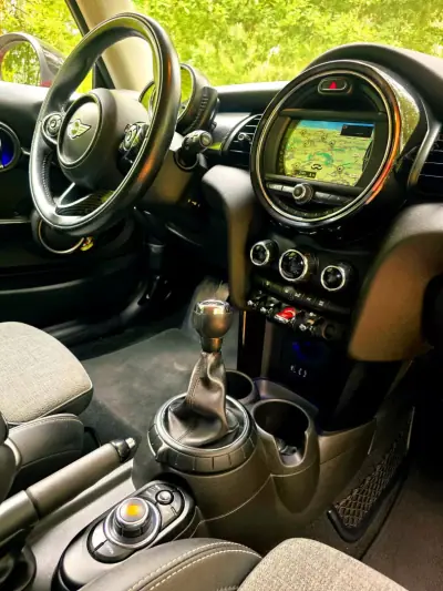MINI 3 Portas 2015 - 15990 EUR, 138000 km - 138000km - foto 34 de 39