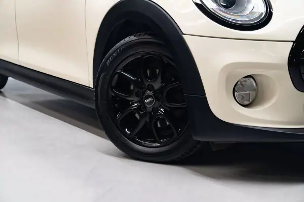MINI 5 Portas 2017 - 14950 EUR, 89000 km - AUTO.MOTO.pt - 89000km - foto 4 de 36