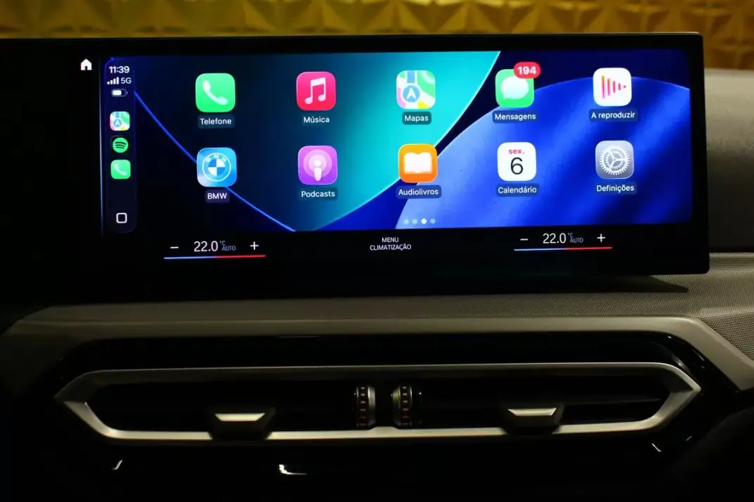 BMW 318 2022 - 27250 EUR, 132000 km - AUTO.MOTO.pt - 132000km - foto 34 de 38