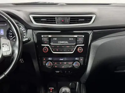 Nissan Qashqai 2015 - 13750 EUR, 96000 km - AUTO.MOTO.pt - 96000km - foto 25 de 45