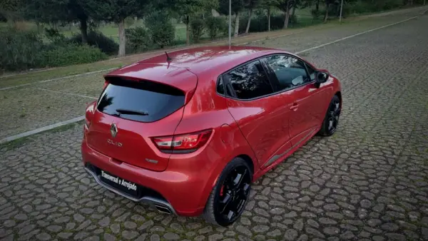 Renault Clio 2014 - 17700 EUR, 146000 km - AUTO.MOTO.pt - 146000km - foto 17 de 23