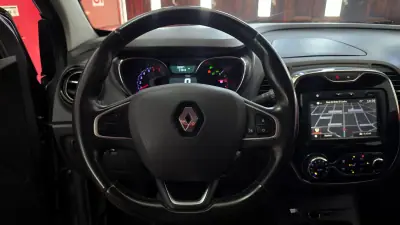 Renault Captur 2016 - 10490 EUR, 58907 km - AUTO.MOTO.pt - 58907km - foto 18 de 46