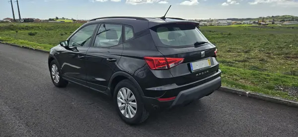 SEAT Arona 2019 - 13999 EUR, 14500 km - AUTO.MOTO.pt - 14500km - foto 3 de 6