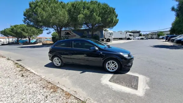 Opel Astra GTC 2007 - 4980 EUR, 201150 km - AUTO.MOTO.pt - 201150km - foto 14 de 36