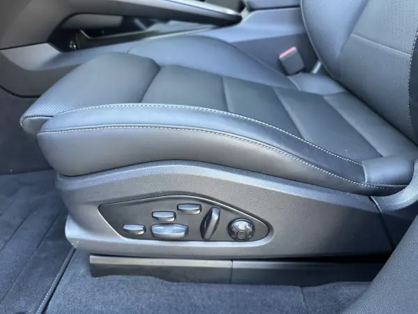 Porsche Macan 2025 - 127000 EUR, 12000 km - AUTO.MOTO.pt - 12000km - foto 50 de 80