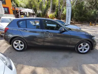 BMW 118 2015 - 16990 EUR, 128541 km - AUTO.MOTO.pt - 128541km - foto 2 de 4