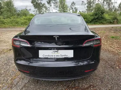 Tesla Model 3 2019 - 23900 EUR, 177000 km - AUTO.MOTO.pt - 177000km - foto 26 de 42