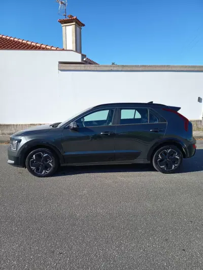 Kia Niro EV 2023 - 27990 EUR, 39700 km - AUTO.MOTO.pt - 39700km - foto 2 de 15