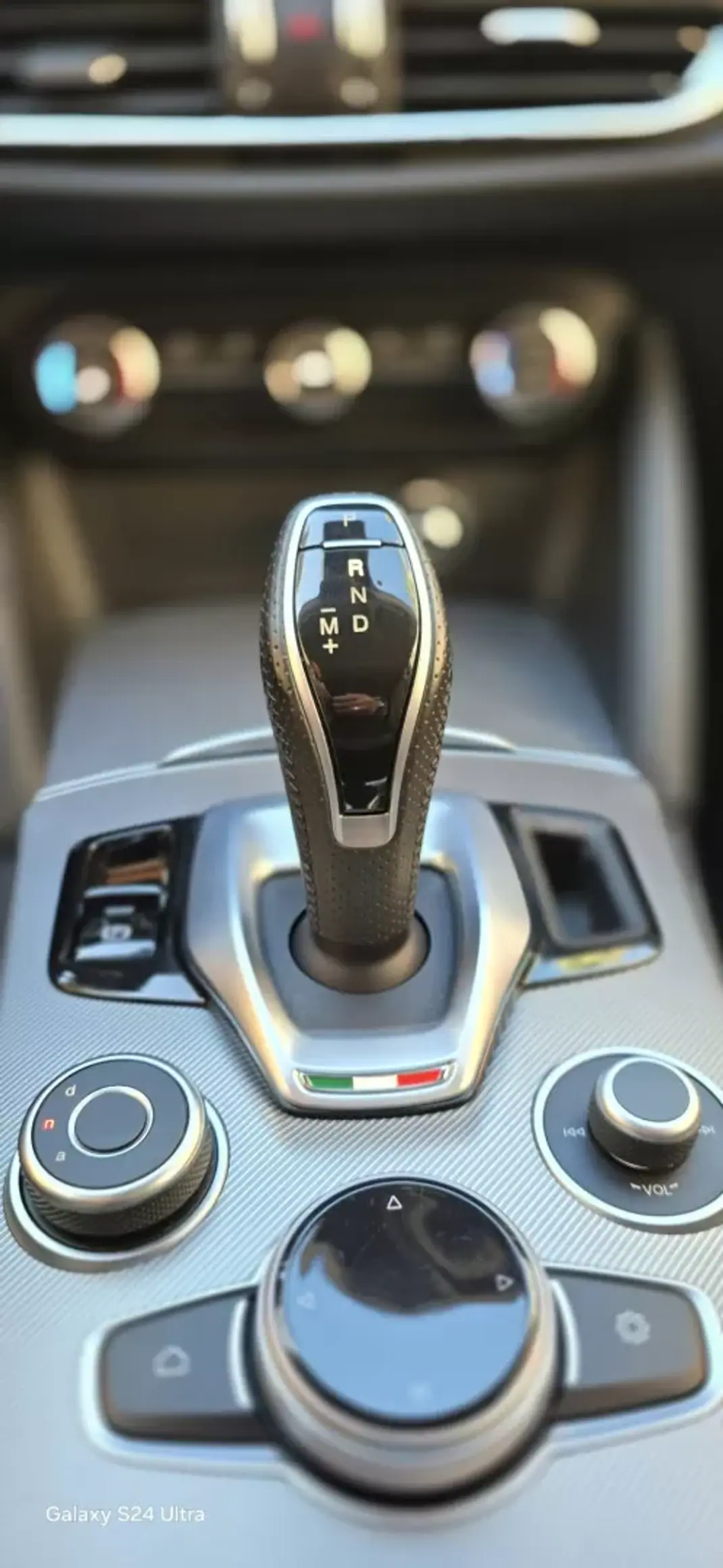Alfa Romeo Stelvio 2022 - 39480 EUR, 60000 km - AUTO.MOTO.pt - 60000km - foto 9 de 17