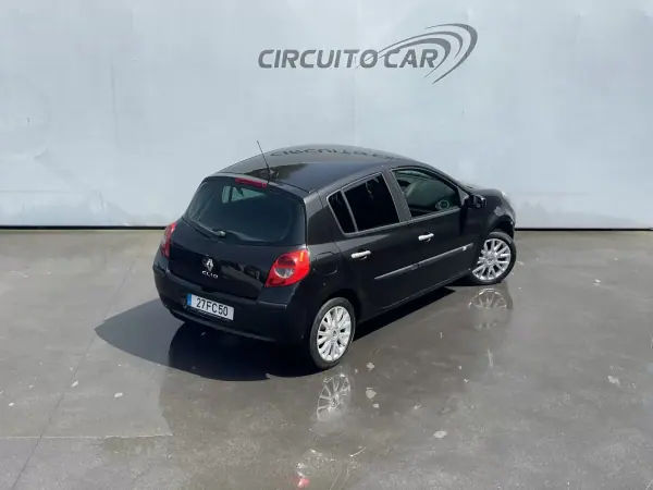 Renault Clio 2008 - 3500 EUR, 376787 km - AUTO.MOTO.pt - 376787km - foto 8 de 21