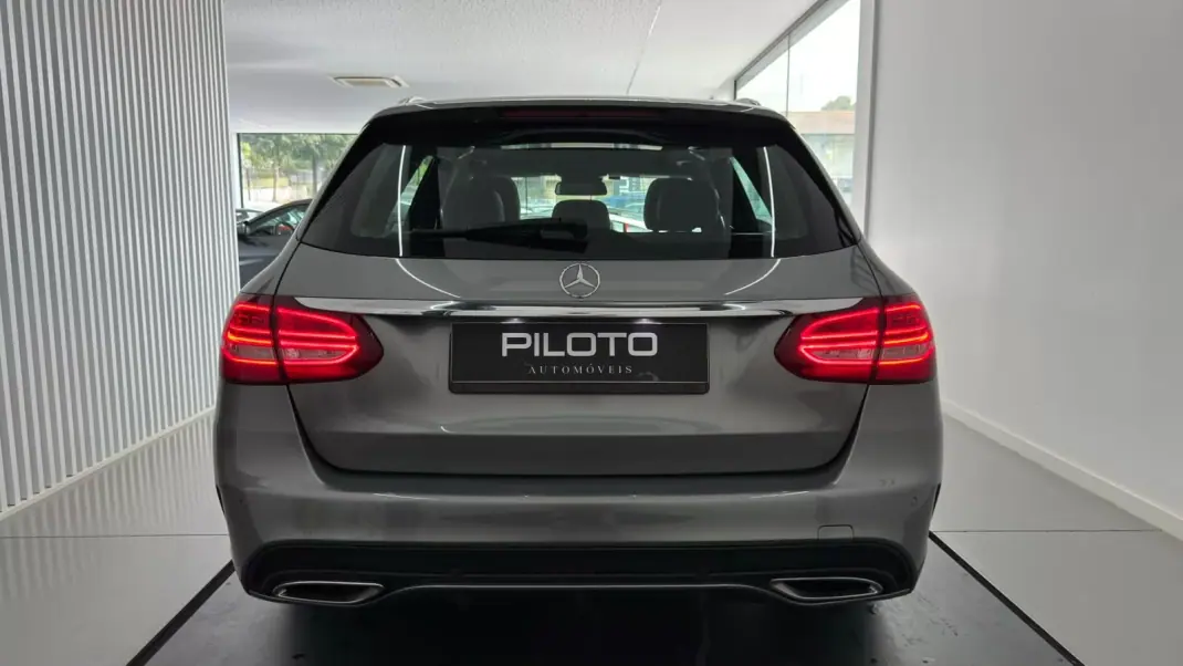 Mercedes-Benz C 220 2015 - 23490 EUR, 242329 km - 242329km - foto 12 de 33