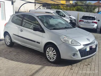 Renault Clio 2009 - 4480 EUR, 82000 km - foto 4 de 27