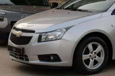 Chevrolet Cruze 2010 - 7990 EUR, 120000 km - AUTO.MOTO.pt - 120000km - foto 21 de 22