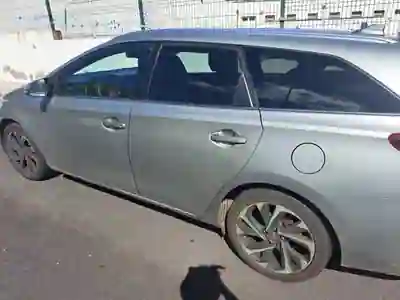Toyota Auris 2015 — foto 2 de 4