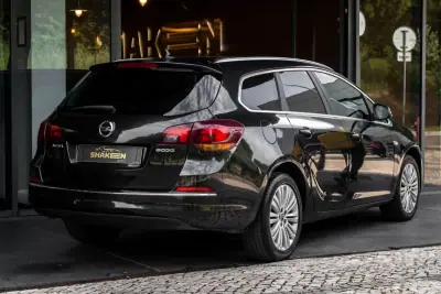 Opel Astra Sports Tourer 2013 - 6490 EUR, 240124 km - AUTO.MOTO.pt - 240124km - foto 6 de 30