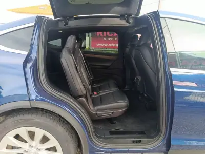 Tesla Model X 2020 - 45500 EUR, 85990 km - AUTO.MOTO.pt - 85990km - foto 8 de 38