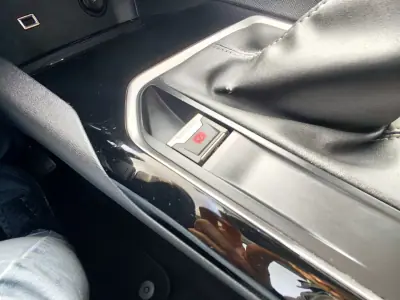 Peugeot 3008 2020 - 19900 EUR, 98000 km - AUTO.MOTO.pt - 98000km - foto 27 de 28