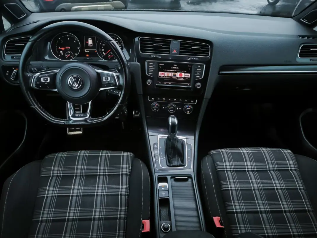 Volkswagen Golf 2016 - 19950 EUR, 168000 km - AUTO.MOTO.pt - 168000km - foto 4 de 6