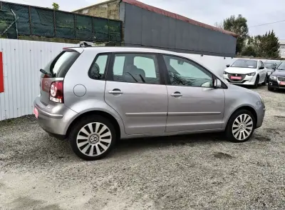 Volkswagen Polo 2009 - 6600 EUR, 174602 km - AUTO.MOTO.pt - 174602km - foto 9 de 24
