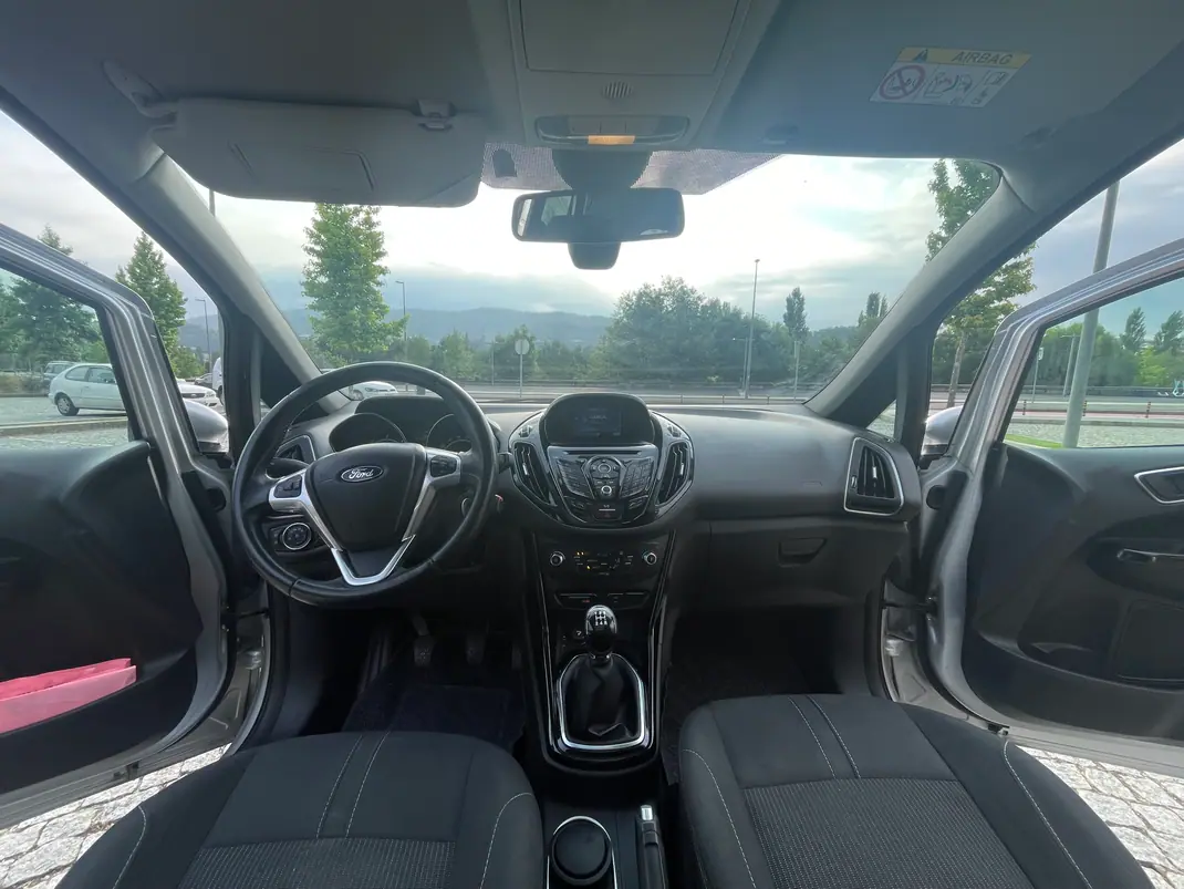 Ford B-Max 2017 - 10990 EUR, 137000 km - AUTO.MOTO.pt - 137000km - foto 9 de 12