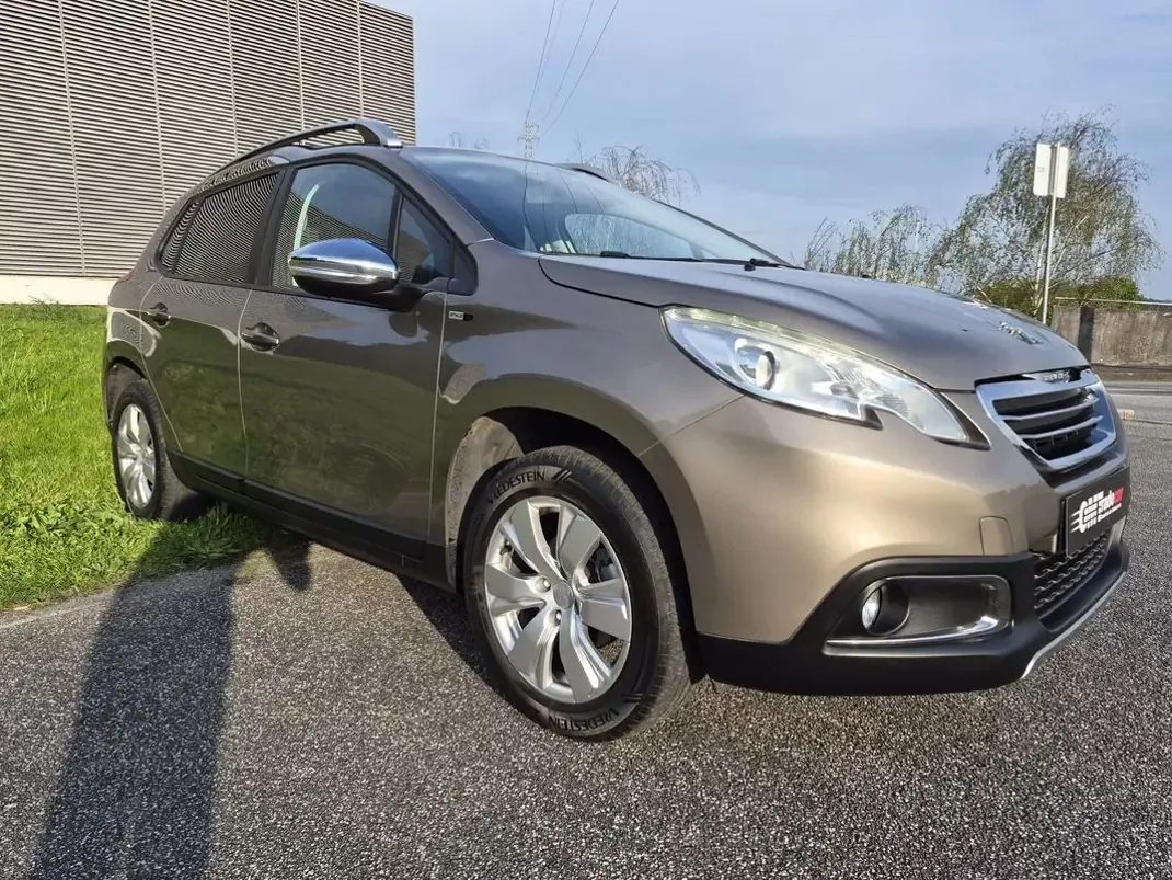 Peugeot 2008 2015 - 8999 EUR, 70466 km - AUTO.MOTO.pt - 70466km - foto 7 de 16